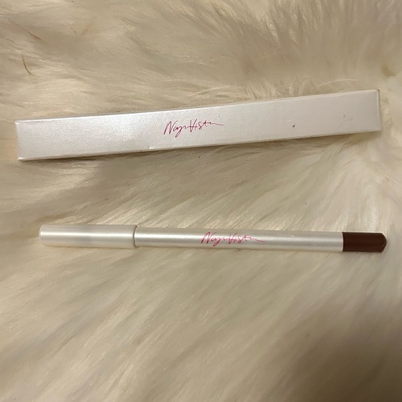 Brown Lip Liner - Picture 2 of 2